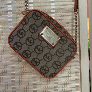✨SOLD✨Michael Kors mini crossbody bag